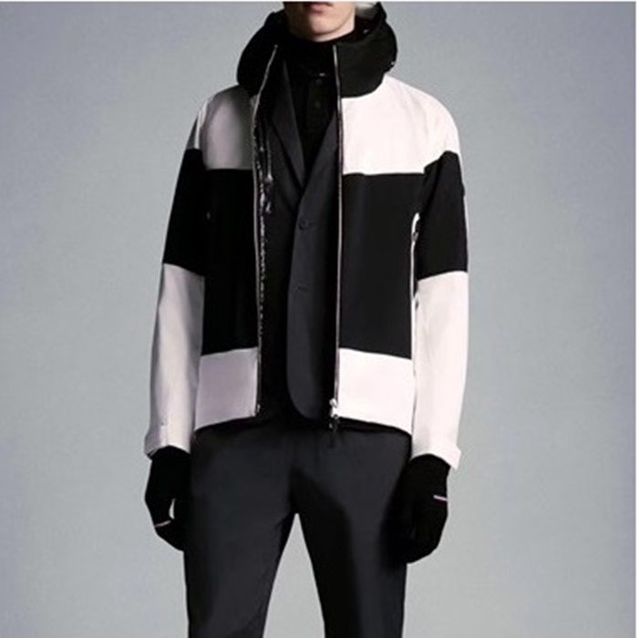 モンクレールメンズグースダウンブラックパディングc2537