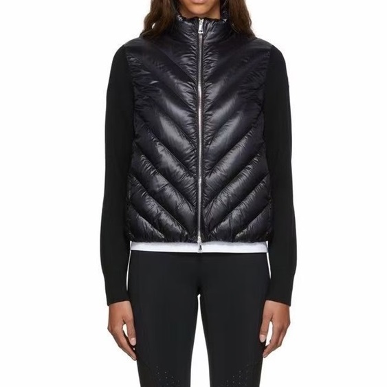 モンクレールレディースグースダウンブラックパディングc02545