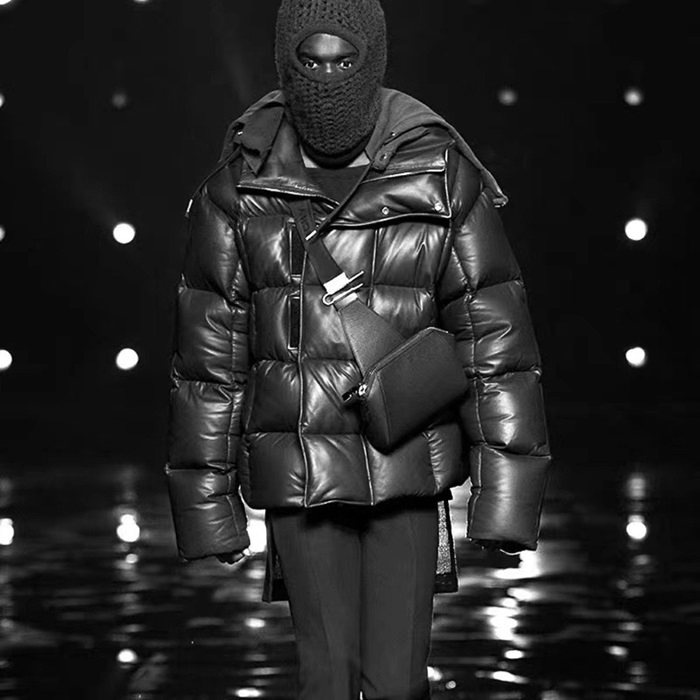 ジバンシィメンズダウンブラックパディングv0900