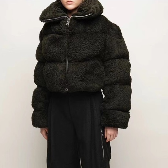 ボッテガヴェネタレディースブラックダックダウンパディングv455