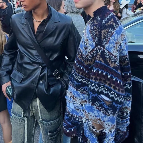 バレンシアガメンズネイビークルーネックニットl01736