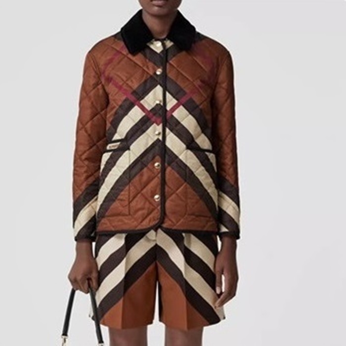 バーバリーレディースブラウンダウンジャケットr04568