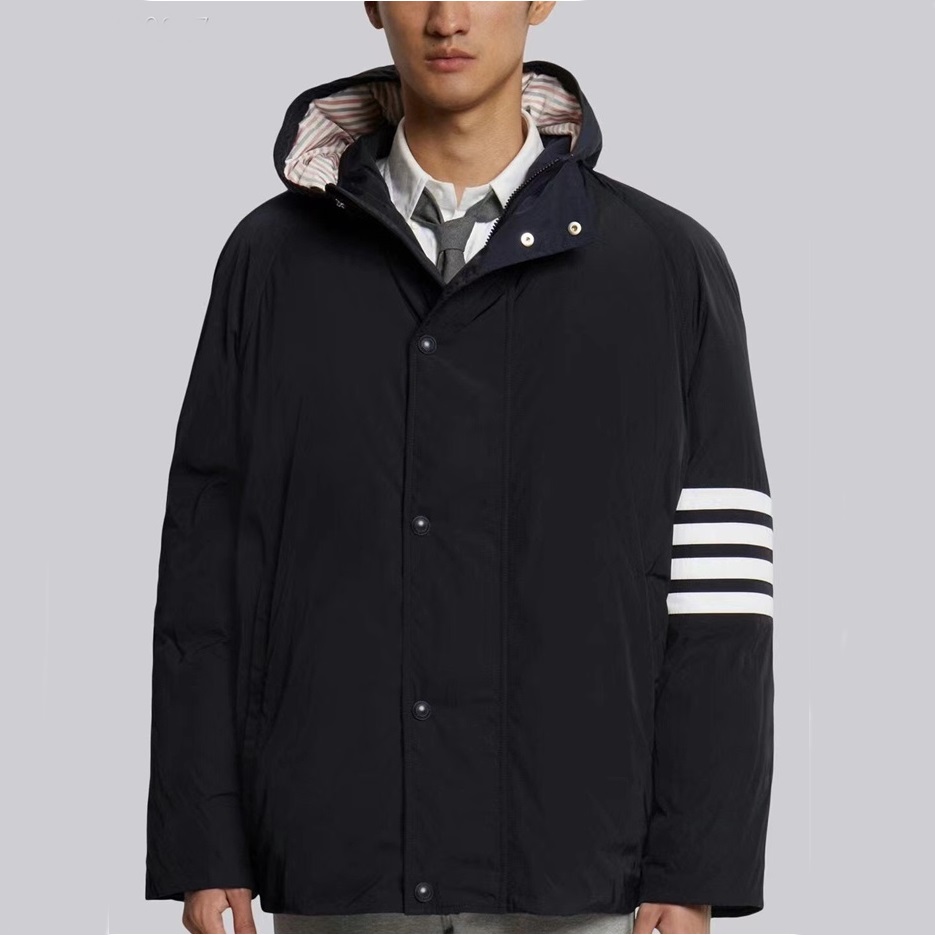 トムブラウンメンズネイビーダウンパディングm0673