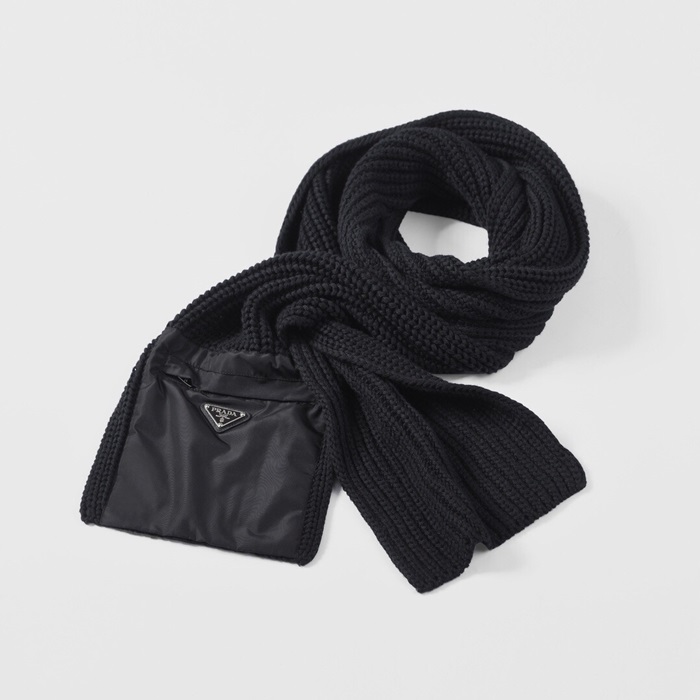 プラダユニセックスブラックマフラーr18