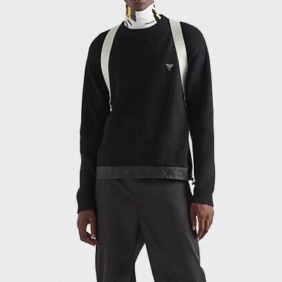 プラダメンズクルーネックブラックニットr25