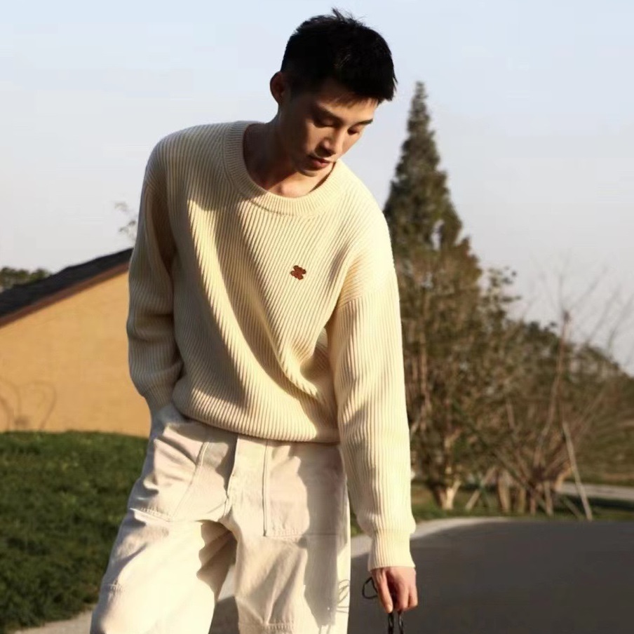 セリーヌユニセックスクルーネックアイボリーニットl0528