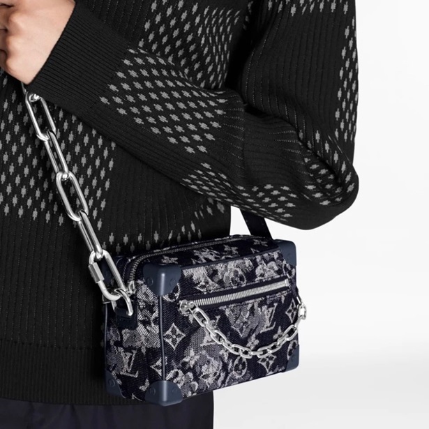 ルイヴィトンメンズブラックカメラバッグv70