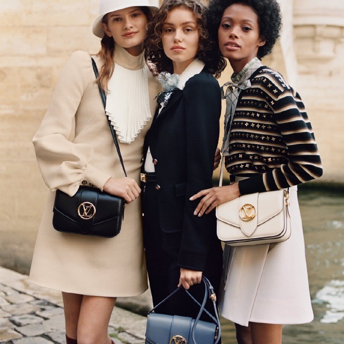 ルイヴィトンレディースホワイトショルダーバッグv77