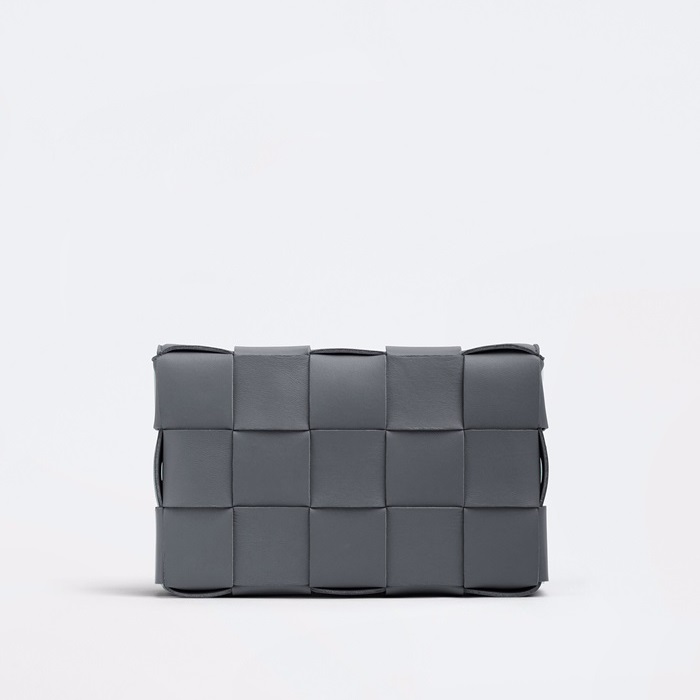 ボッテガヴェネタユニセックスグレーカセットバッグv0461