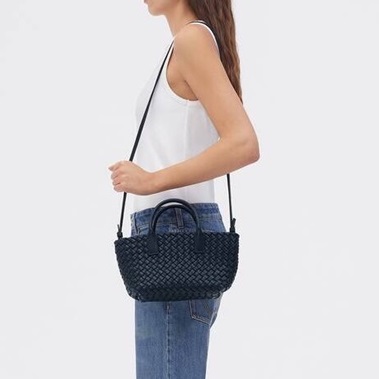 ボッテガヴェネタレディースネイビーカバットバッグv0471