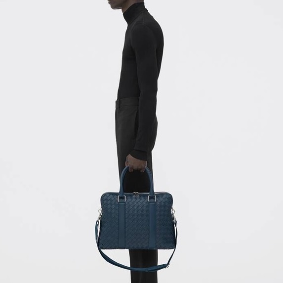 ボッテガヴェネタユニセックスネイビーブリーフケースv0475