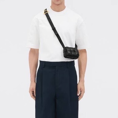 ボッテガヴェネタユニセックスブラックミニカセットバッグv0488