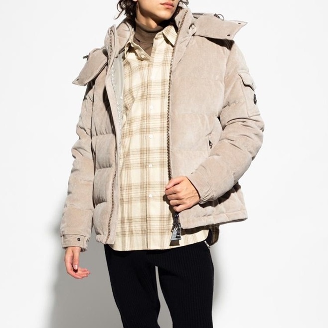 モンクレールメンズベージュダウンパディングo31