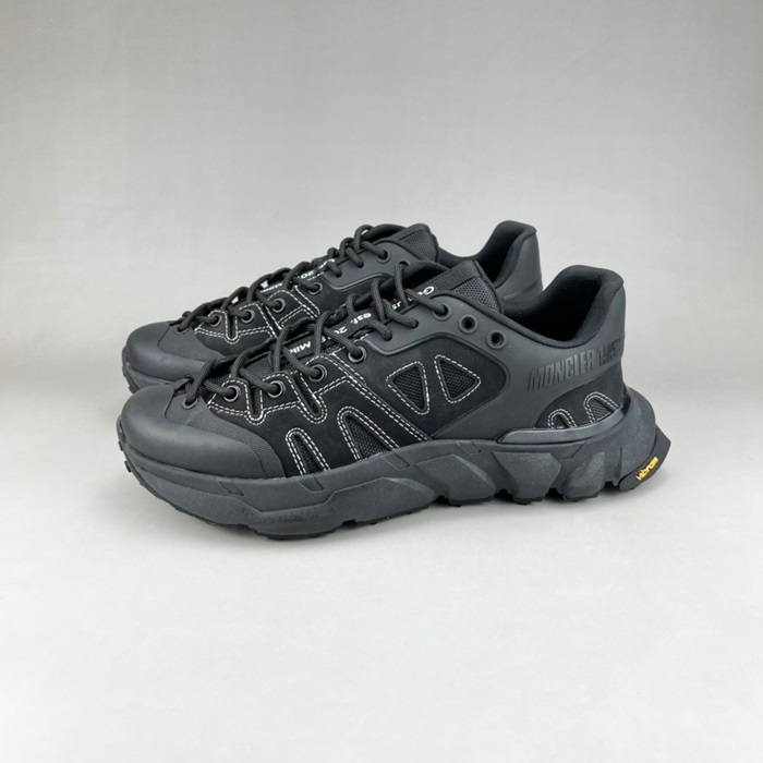 モンクレールメンズブラックスニーカーn40