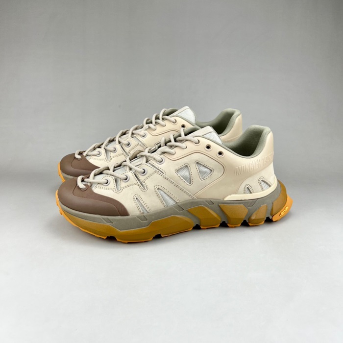 モンクレールメンズベージュスニーカーn41