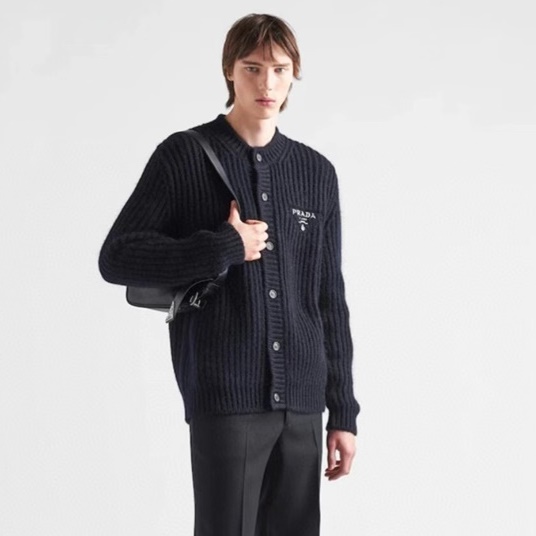 プラダメンズブラックネックカーディガンr32
