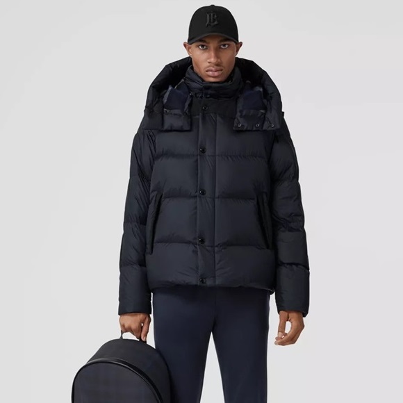 バーバリーメンズブラックダウンパディングu16