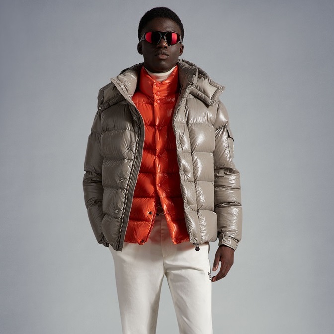 モンクレールメンズダウングレーパディングo49