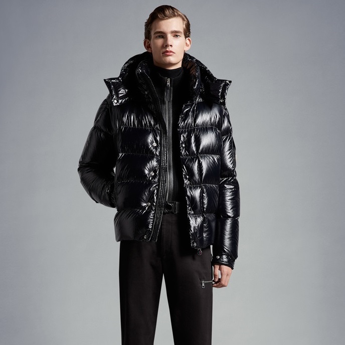 モンクレールメンズダウンブラックパディングo53