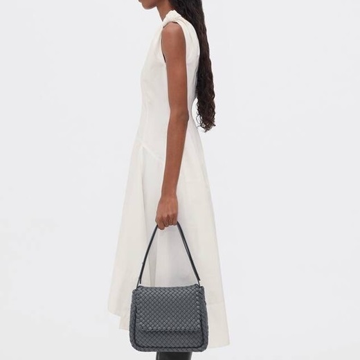 ボッテガヴェネタレディースグレーショルダーバッグv13