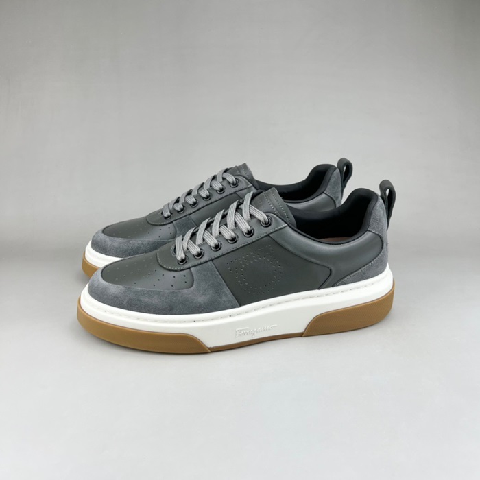 サルヴァトーレフェラガモメンズグレースニーカーr373