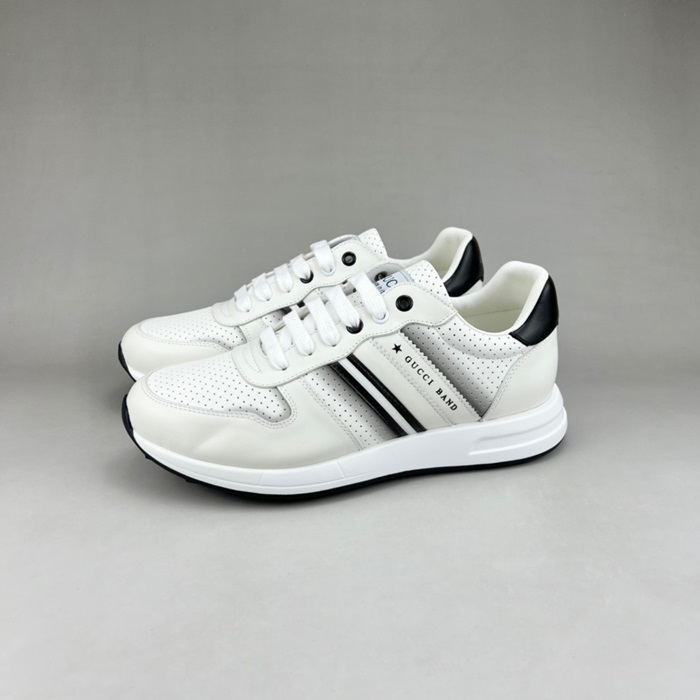 グッチメンズクラシックブラックスニーカーu82