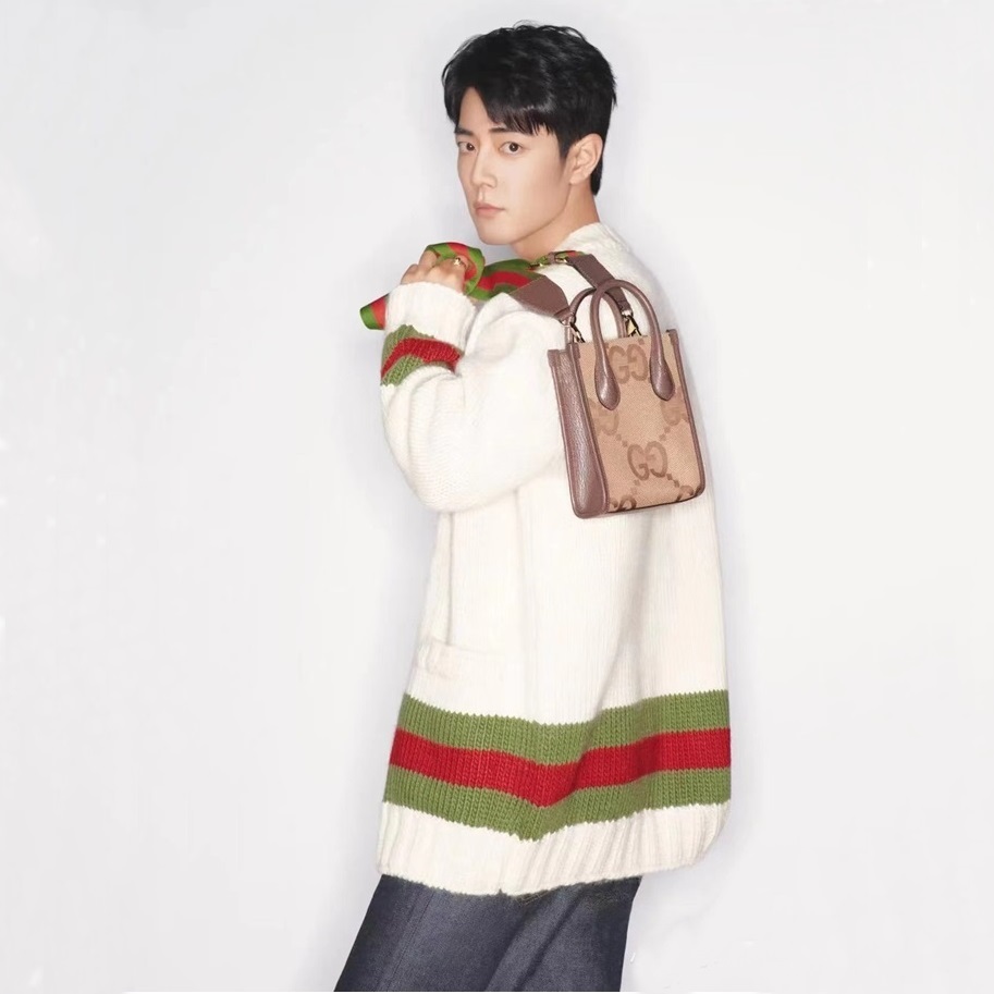 グッチユニセックスネックホワイトカーディガンu92