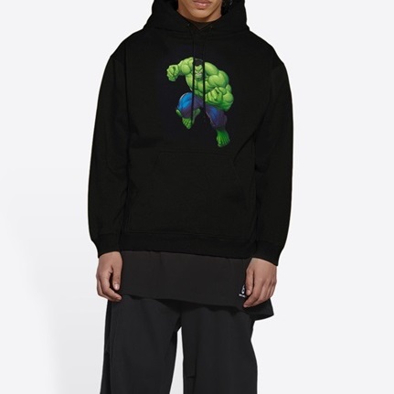 バレンシアガユニセックスブラックフーディa23