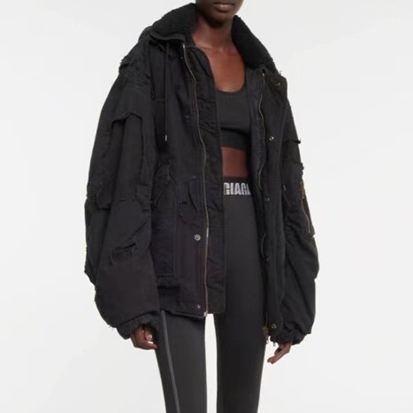 バレンシアガユニセックスブラックダウンジャケットa25