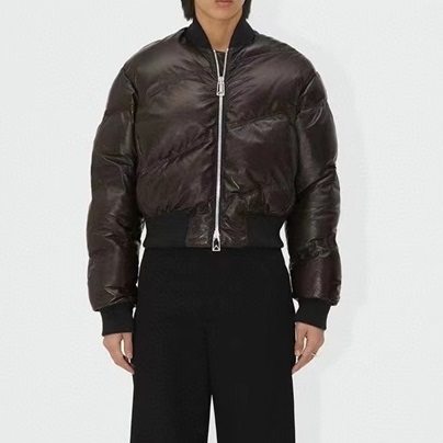 ボッテガヴェネタメンズブラックレザーパディングv21