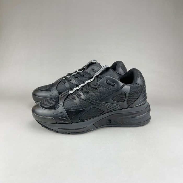 ジバンシィメンズブラックスニーカーv0945