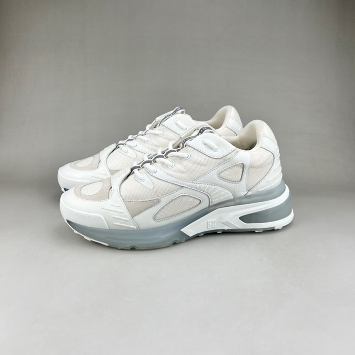 ジバンシィメンズホワイトスニーカーv0946