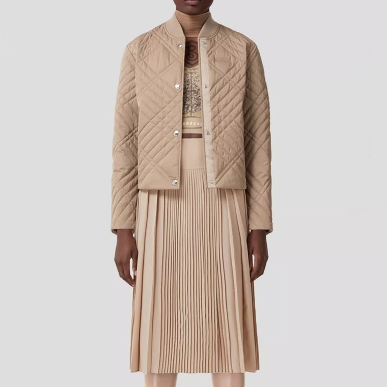 バーバリーレディースベージュダウンジャケットu29