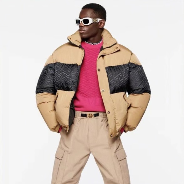 ヴェルサーチェメンズグースダウンベージュパディングe03