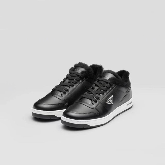 プラダメンズブラックスニーカーr46