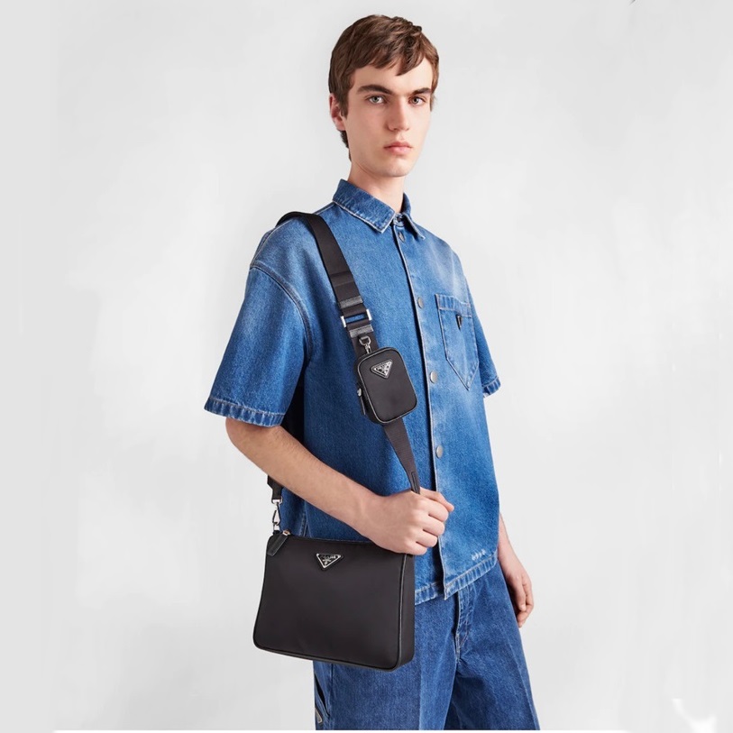 プラダメンズブラッククロスバッグr118