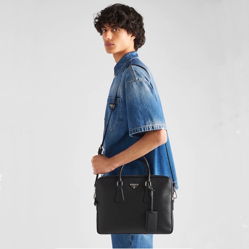 プラダメンズブラックサフィアーノブリーフケースr138