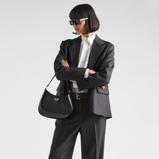 プラダレディースブラックショルダーバッグr217