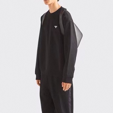 プラダメンズクルーネックブラックスウェットシャツr264