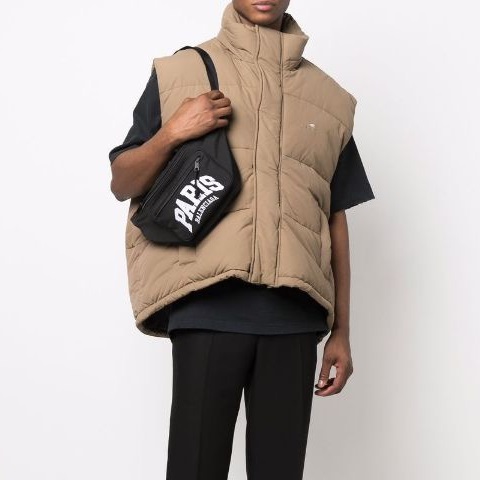 バレンシアガメンズブラックヒップバッグa103