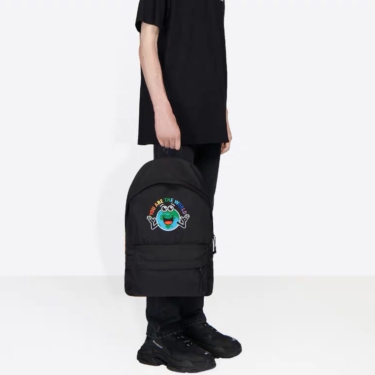 バレンシアガメンズブラックバックパックa117