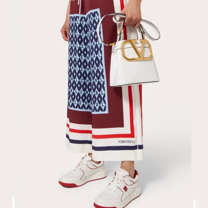 ヴァレンティノレディースホワイトクロスバッグl350