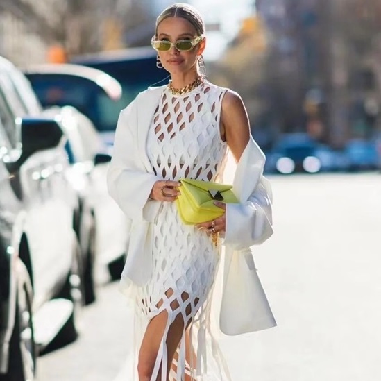 ヴァレンティノレディースイエローチェーンバッグl375