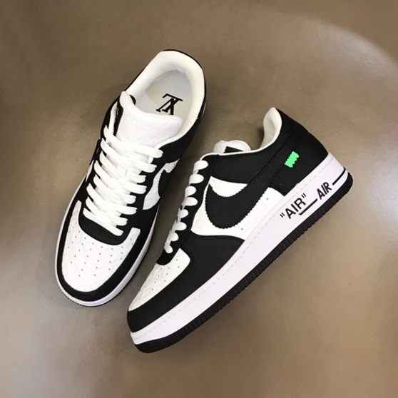 ルイヴィトンメンズブラックスニーカーv388