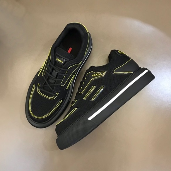 プラダメンズブラックスニーカーr281