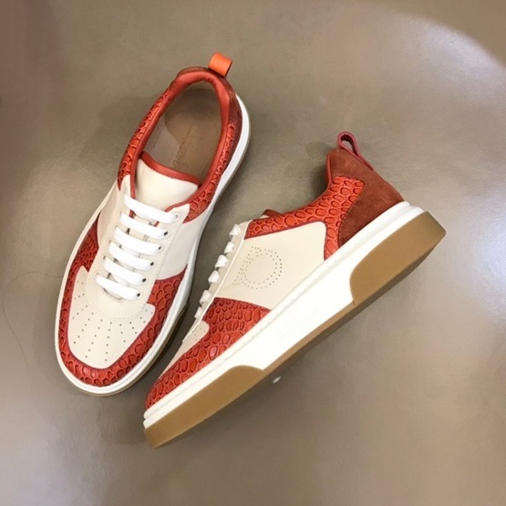 サルヴァトーレフェラガモメンズオレンジスニーカーr377