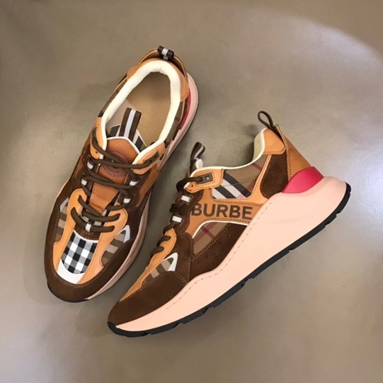 バーバリーメンズトレンディキャメルスニーカーu78