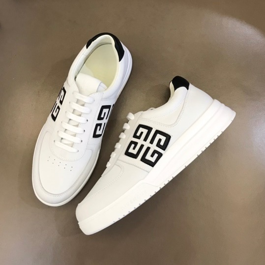 ジバンシィメンズレッドスニーカーi174