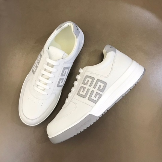 ジバンシィメンズグレースニーカーi176