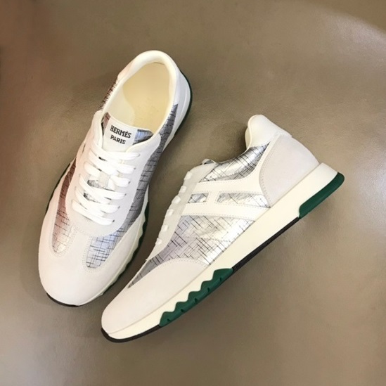 エルメスメンズホワイトスニーカーe53